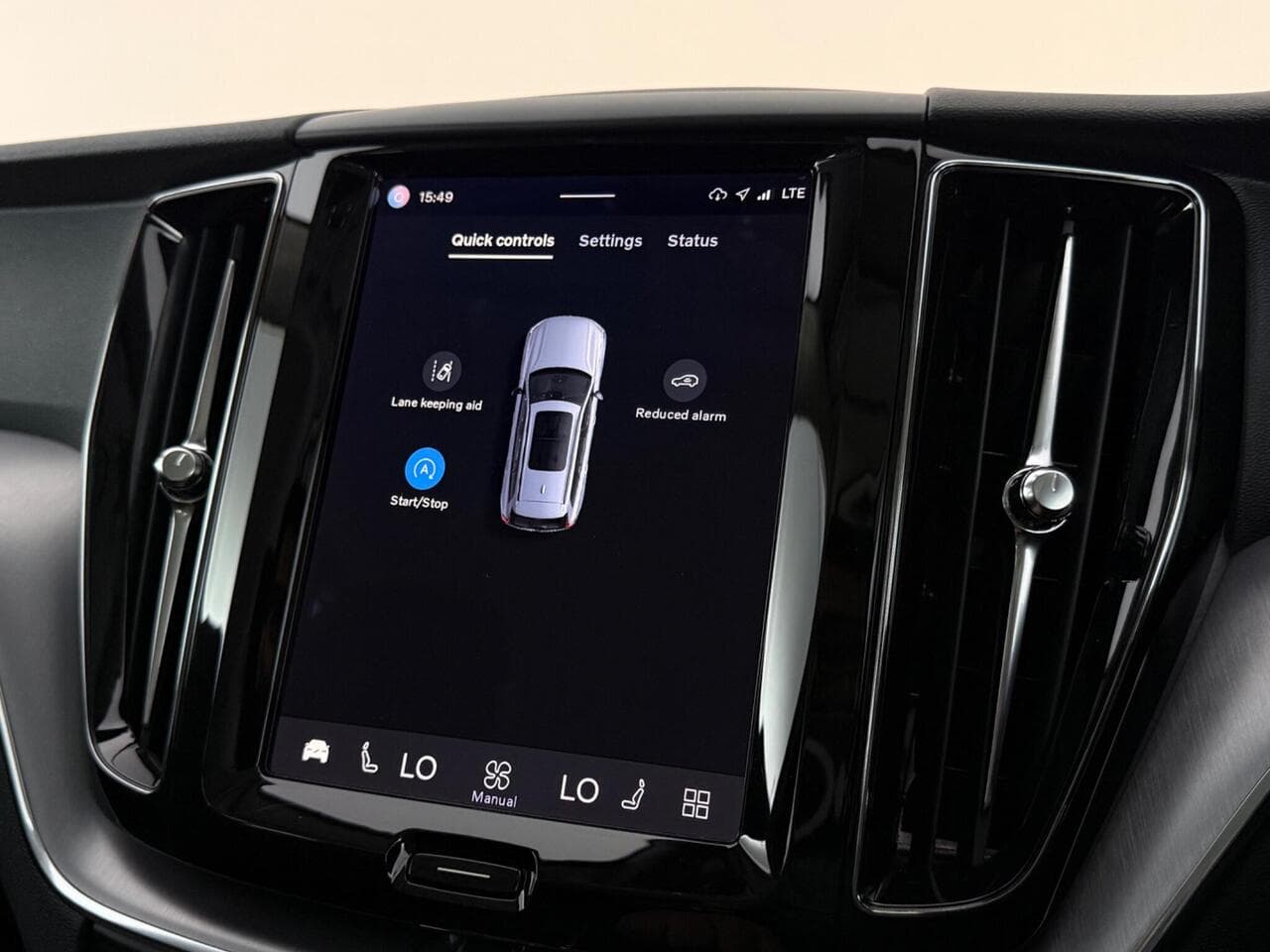 Volvo XC60 thumbnail Infotainment System