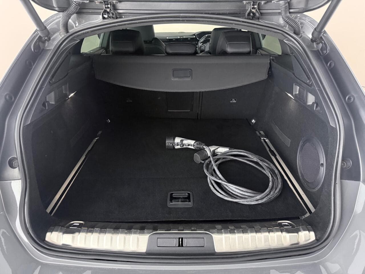 Peugeot 508 SW thumbnail Boot