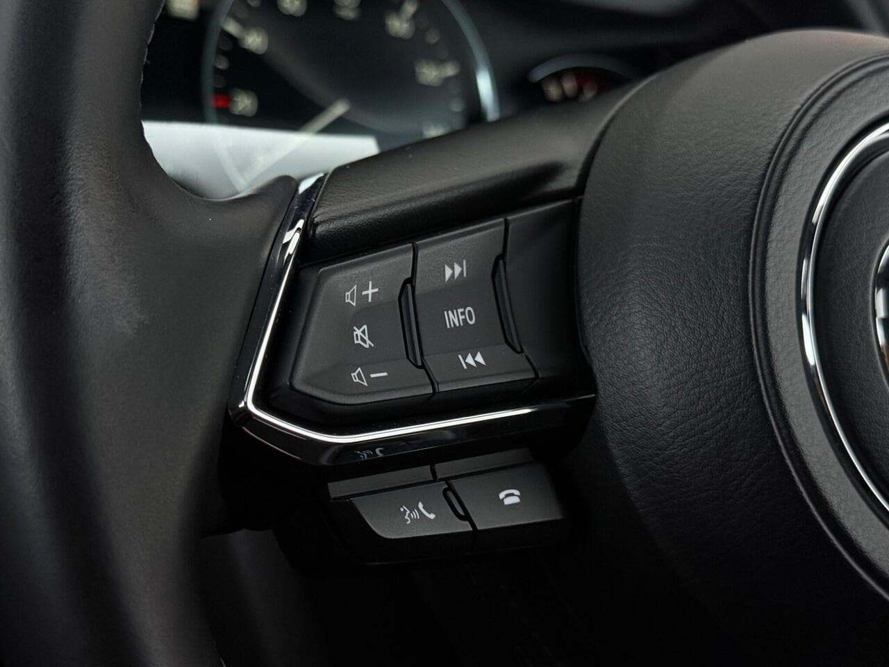 Mazda CX-5 thumbnail Misc Controls