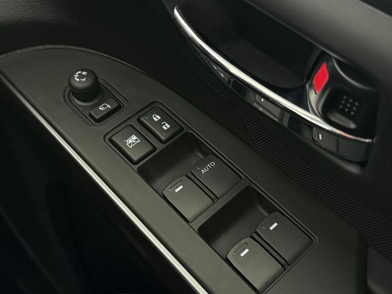 Suzuki S-Cross thumbnail Misc Controls