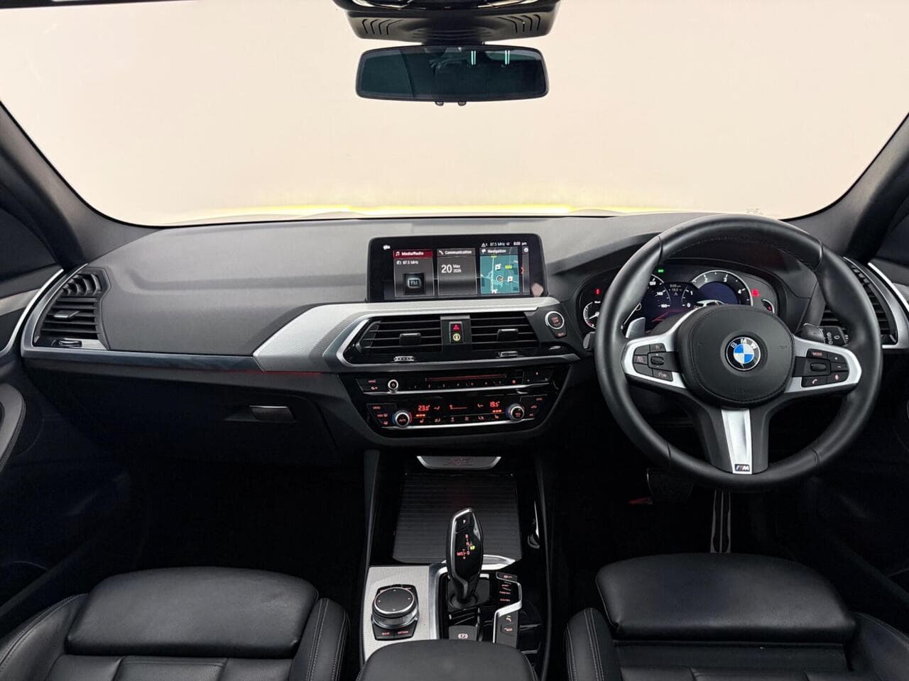 BMW X3 thumbnail Interior Front