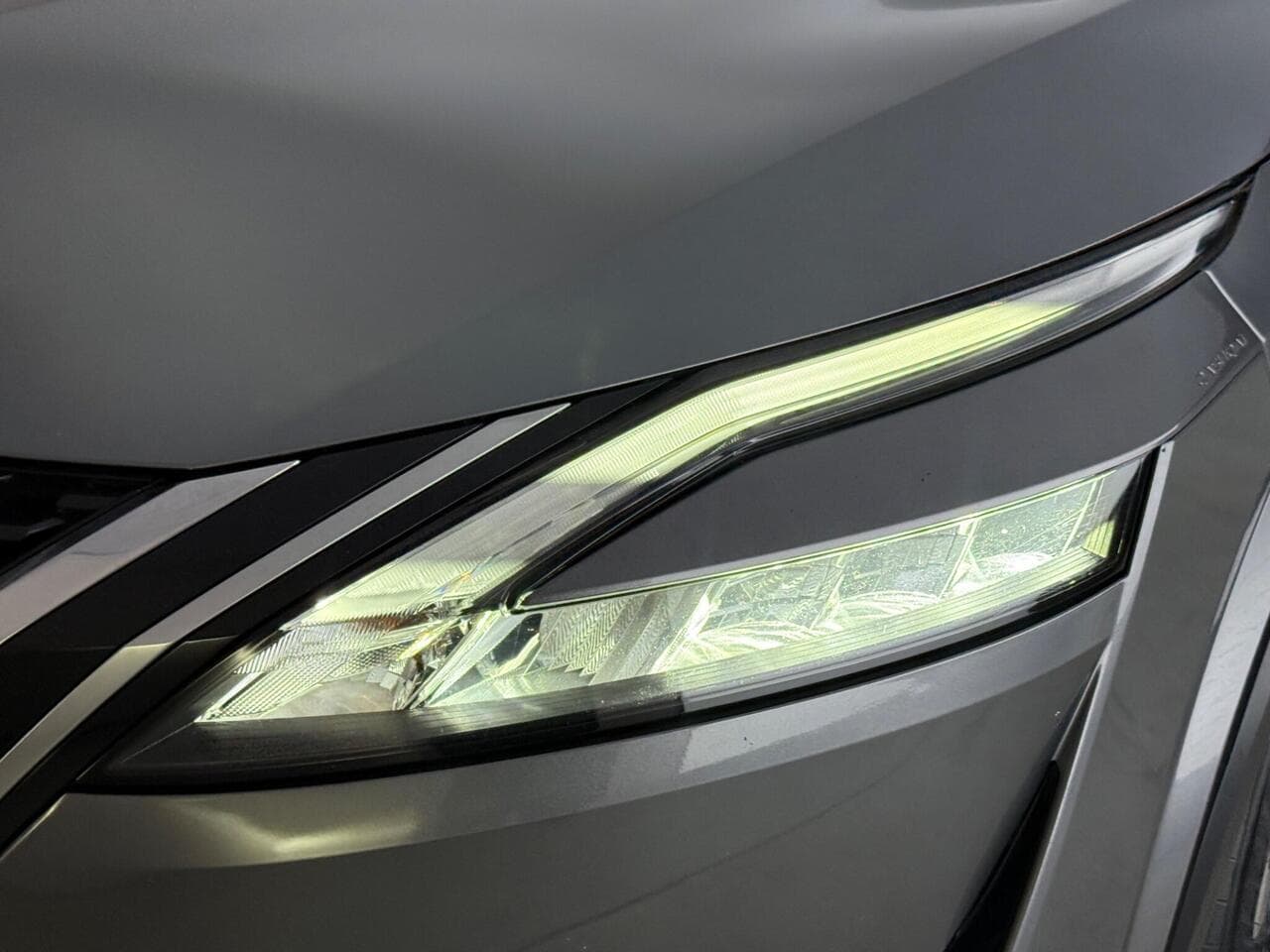Nissan Qashqai thumbnail Lights Front