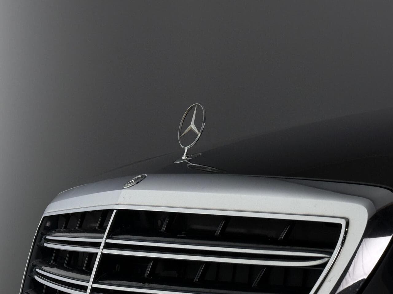 Mercedes-Benz S Class thumbnail Infotainment System
