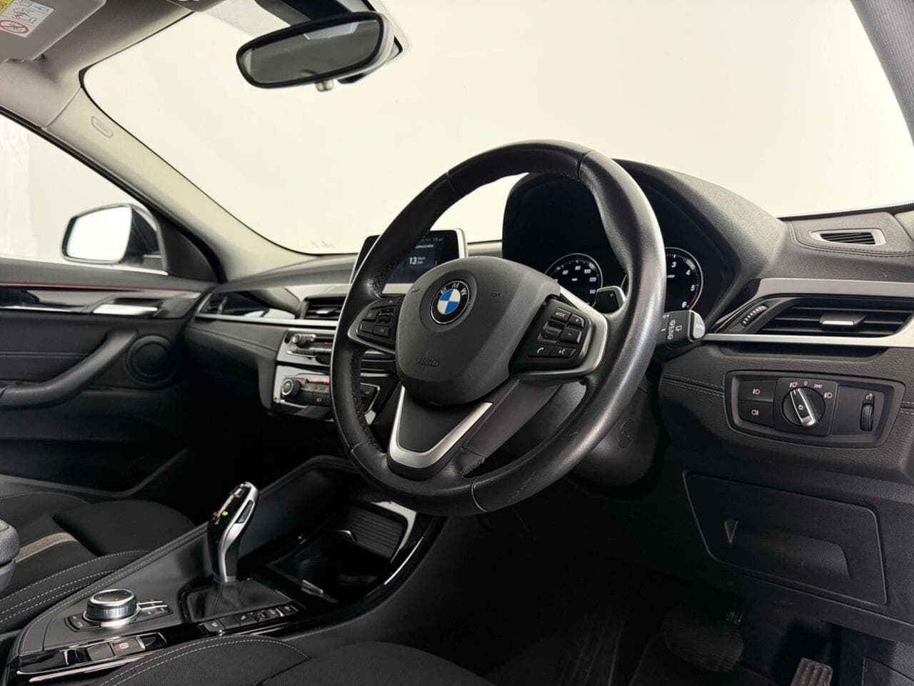 BMW X2 thumbnail Interior Front