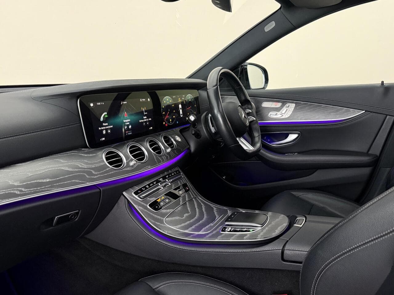 Mercedes-Benz E Class thumbnail Interior Front