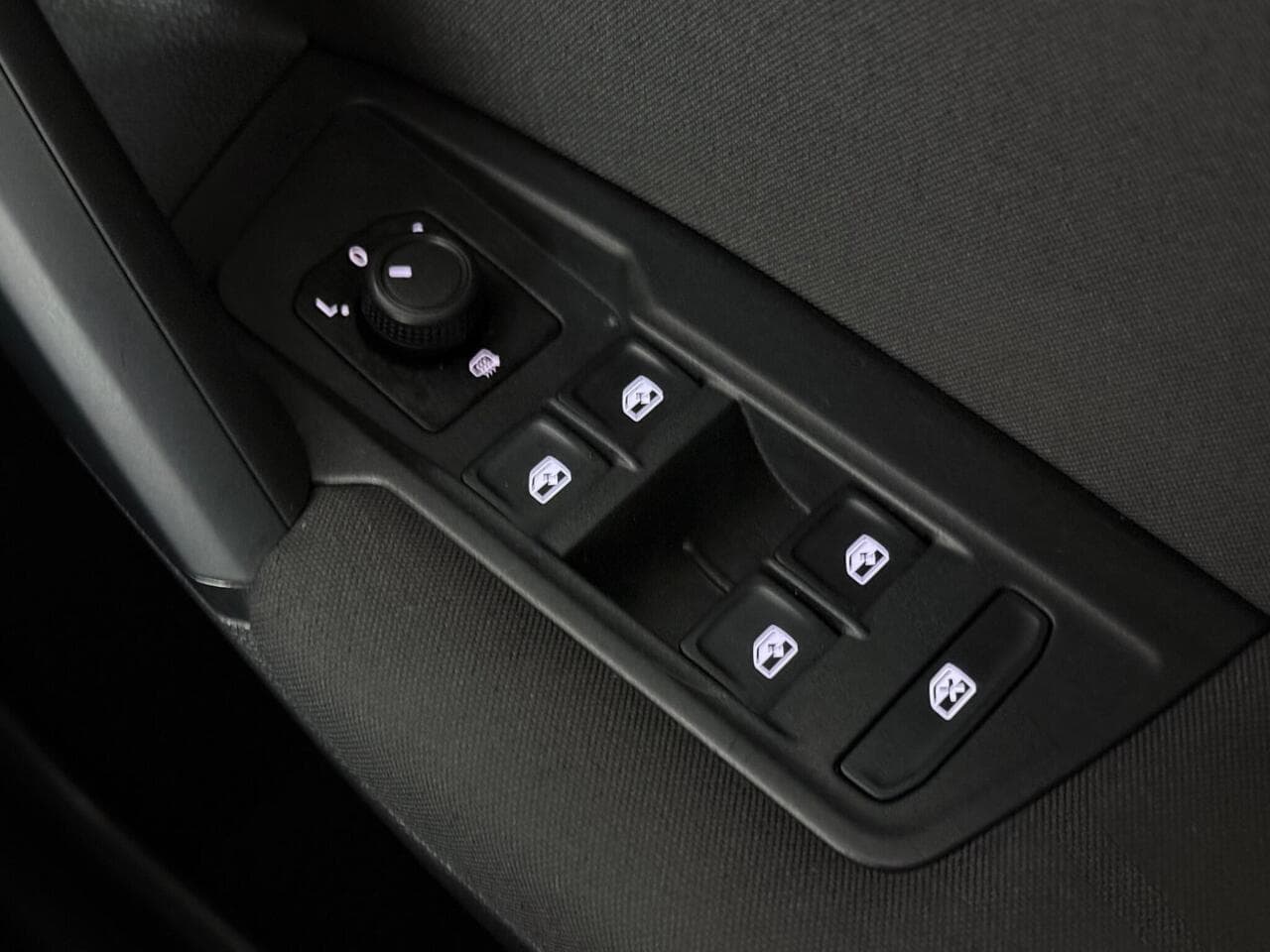 Volkswagen Tiguan thumbnail Misc Controls