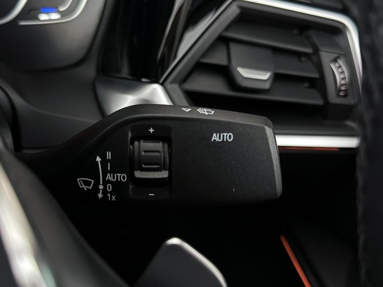 BMW 3 Series thumbnail Misc Controls