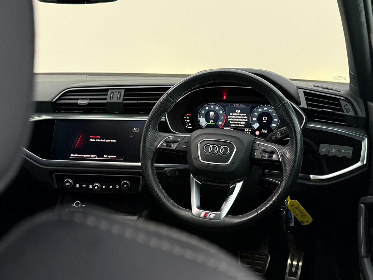 Audi Q3 thumbnail Steering Wheel