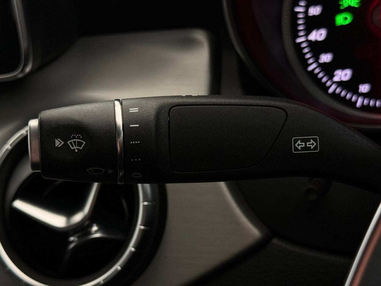 Mercedes-Benz CLA thumbnail Misc Controls