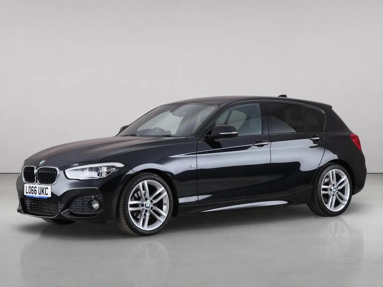 BMW 1 Series thumbnail Front Left