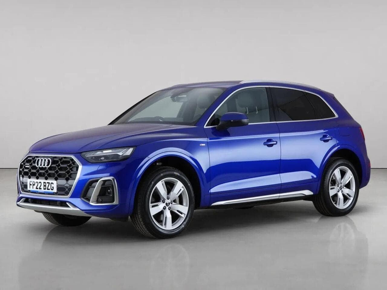 Audi Q5 thumbnail Front Left