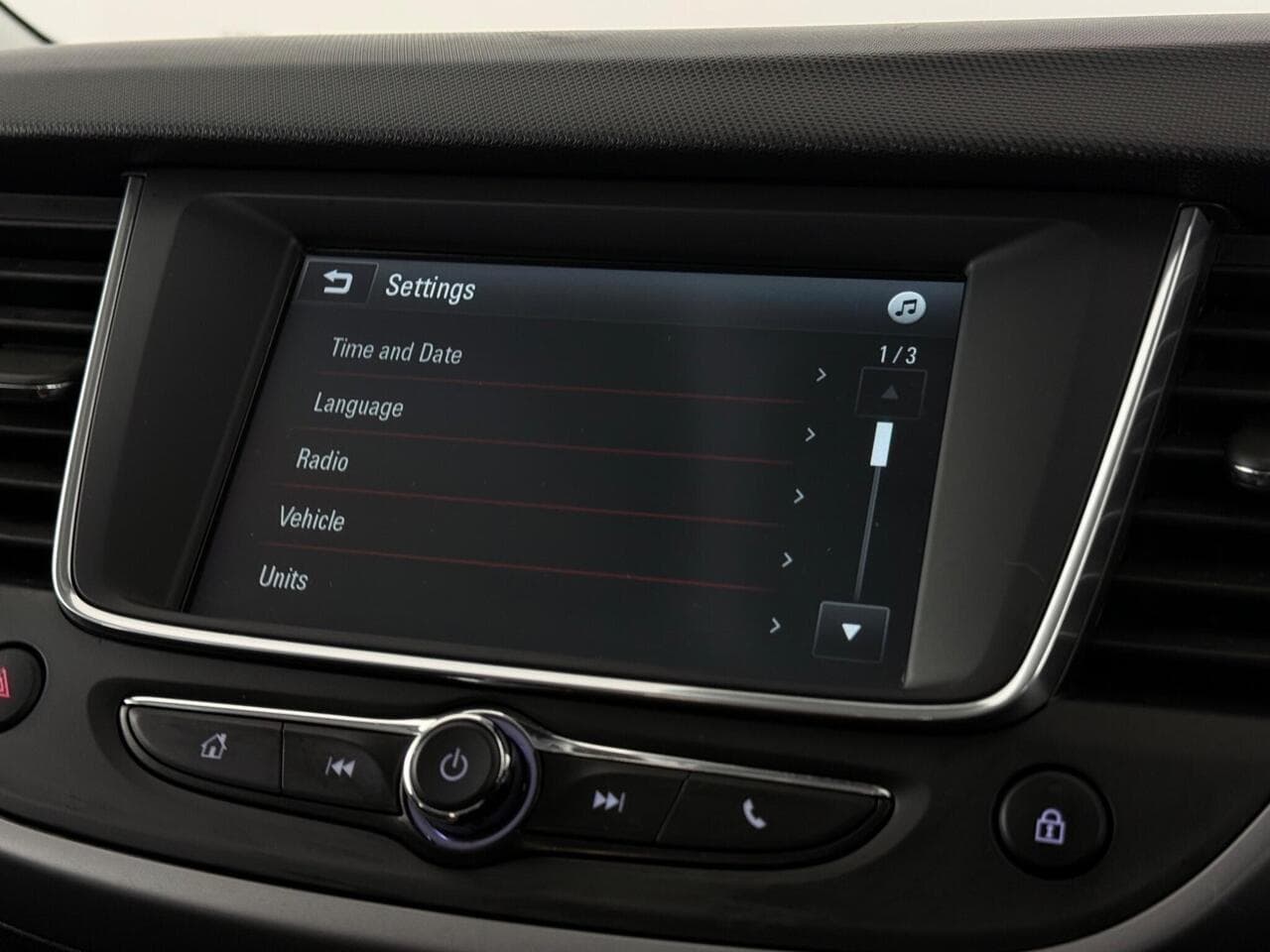 Vauxhall Crossland X thumbnail Infotainment System
