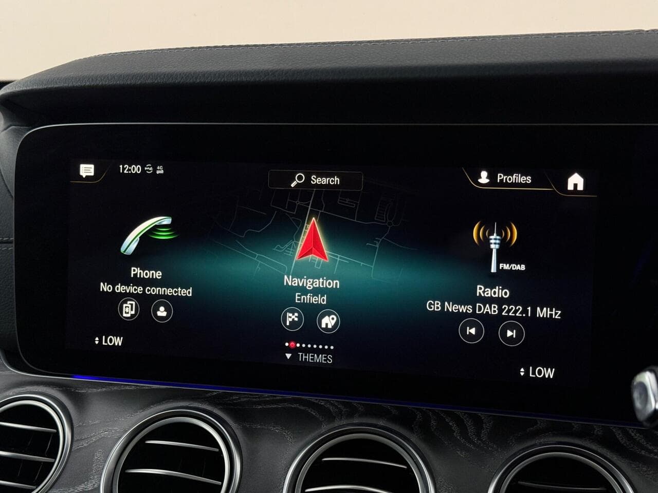 Mercedes-Benz E Class thumbnail Infotainment System