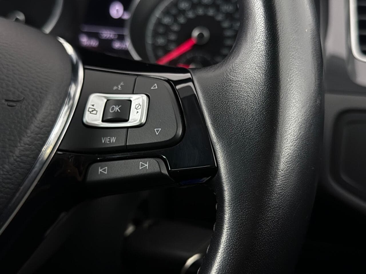 Volkswagen Golf thumbnail Misc Controls
