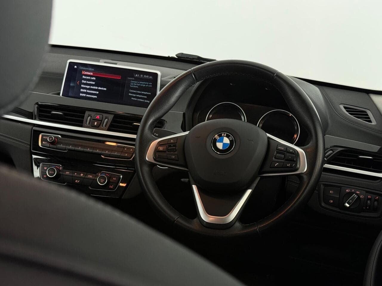 BMW X1 thumbnail Steering Wheel