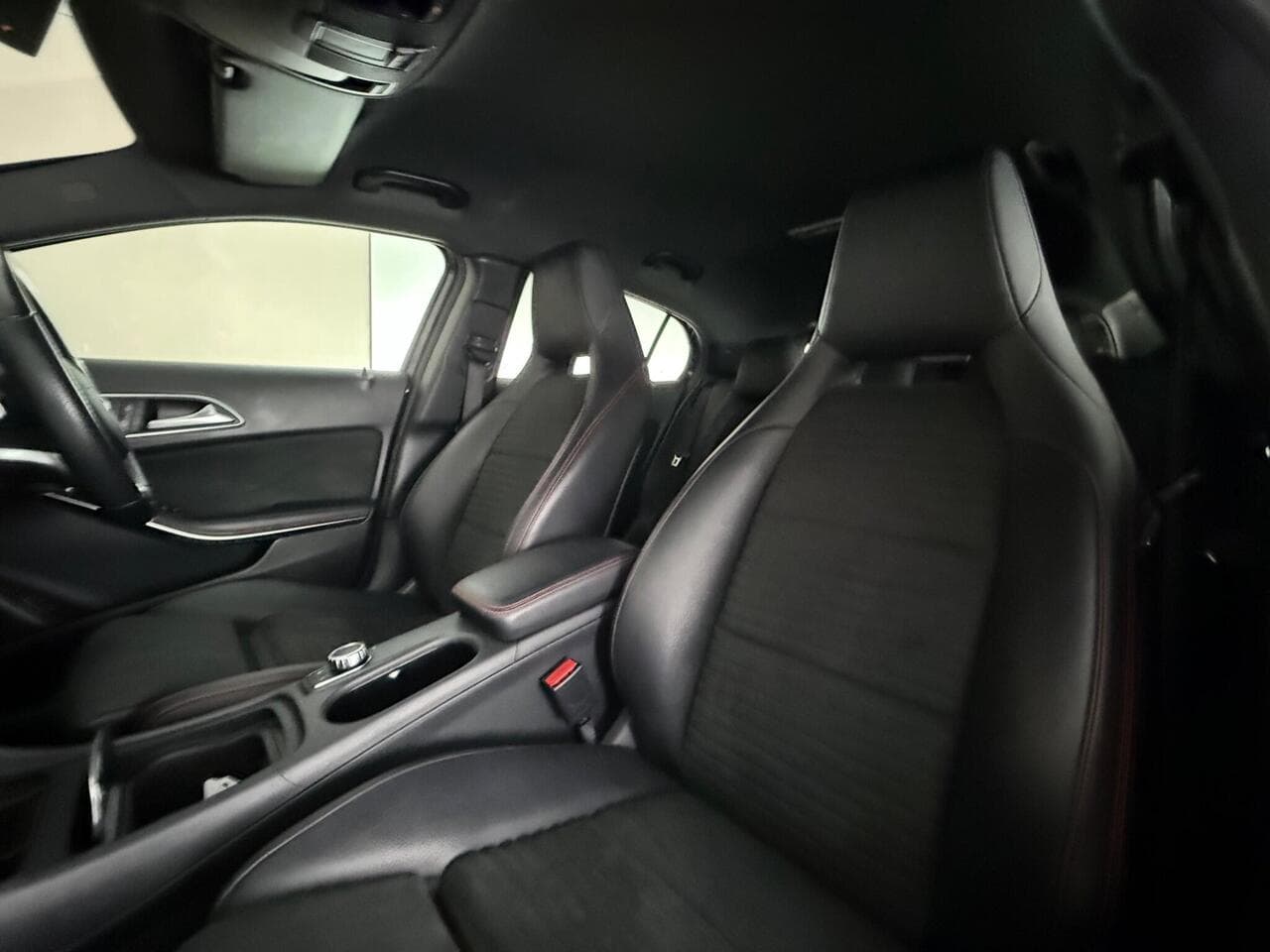 Mercedes-Benz GLA thumbnail Seat Front Passenger