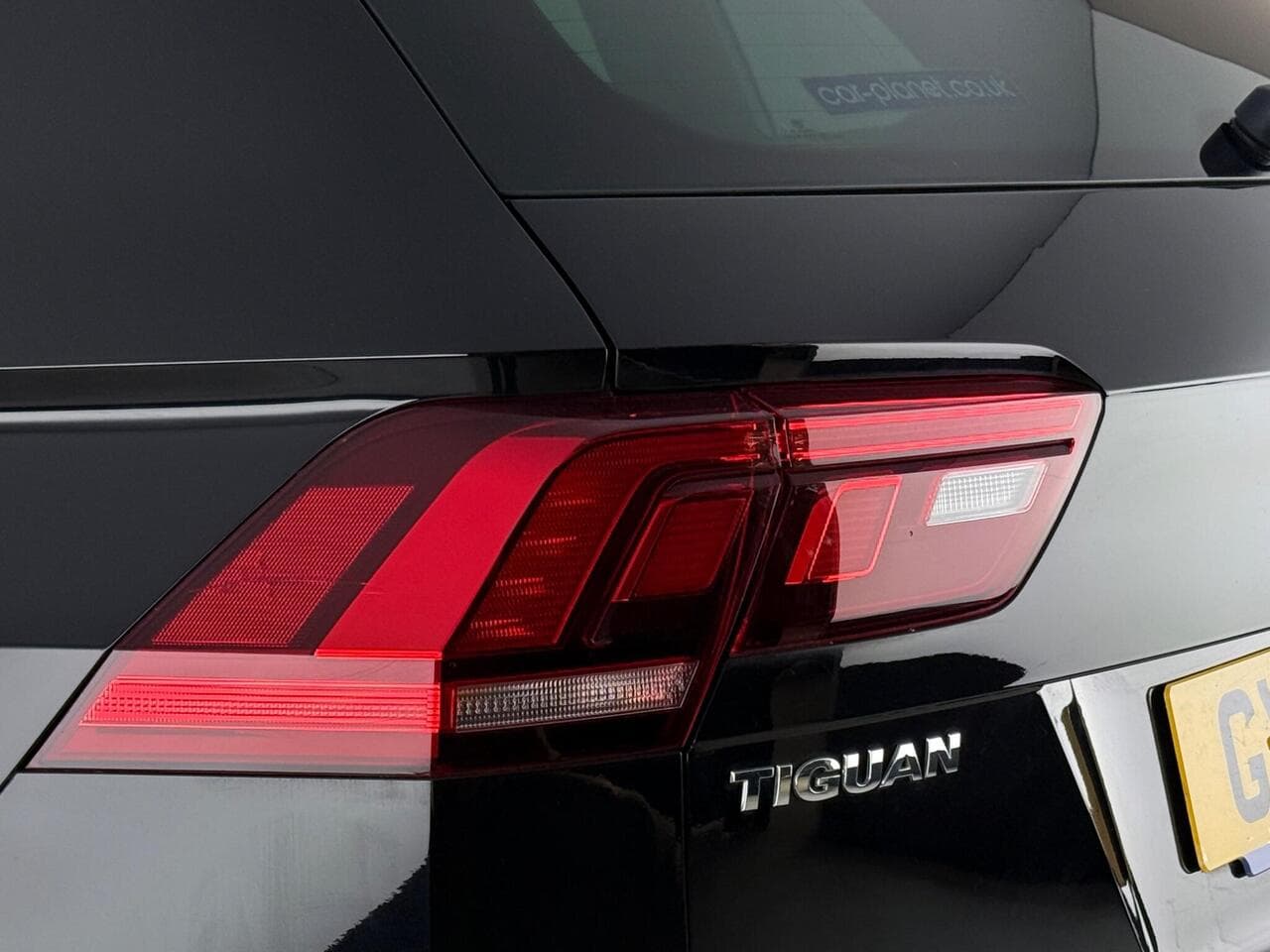 Volkswagen Tiguan thumbnail Lights Rear