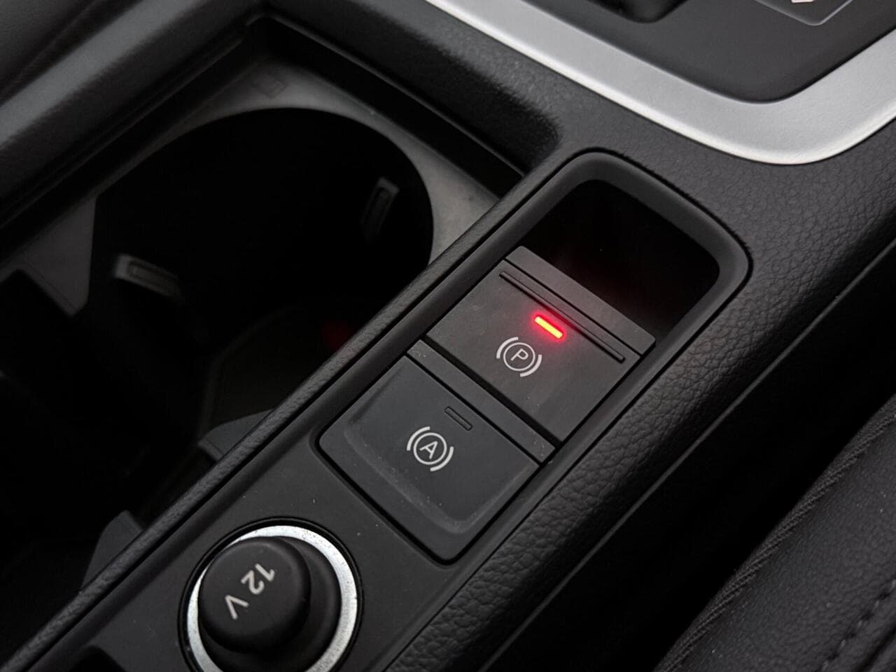 Audi Q3 thumbnail Misc Controls