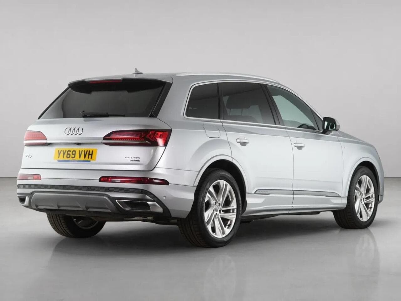 Audi Q7 thumbnail Rear Right
