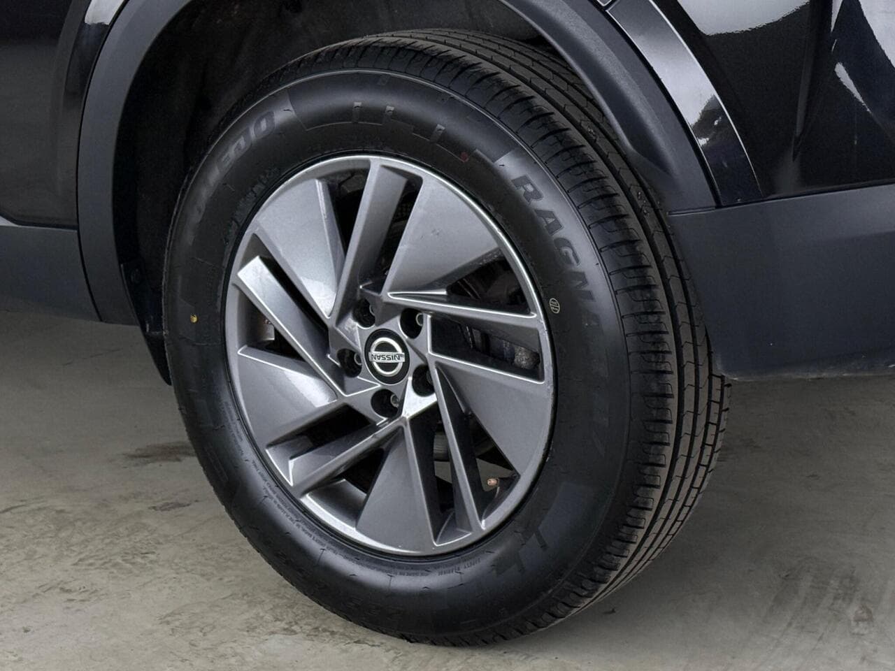 Nissan Qashqai thumbnail Wheel