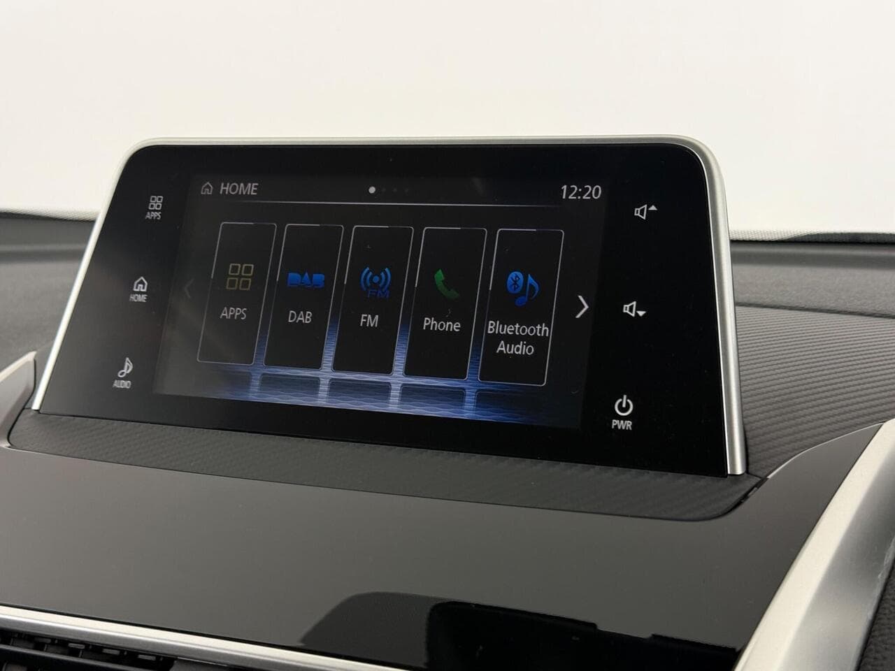 Mitsubishi Eclipse Cross thumbnail Infotainment System