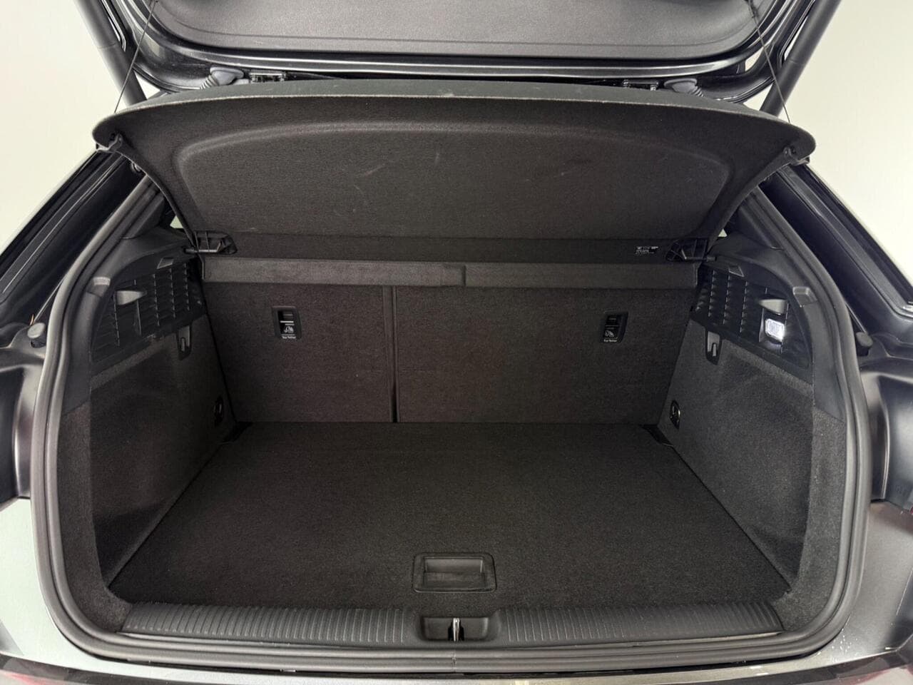 Audi Q2 thumbnail Boot
