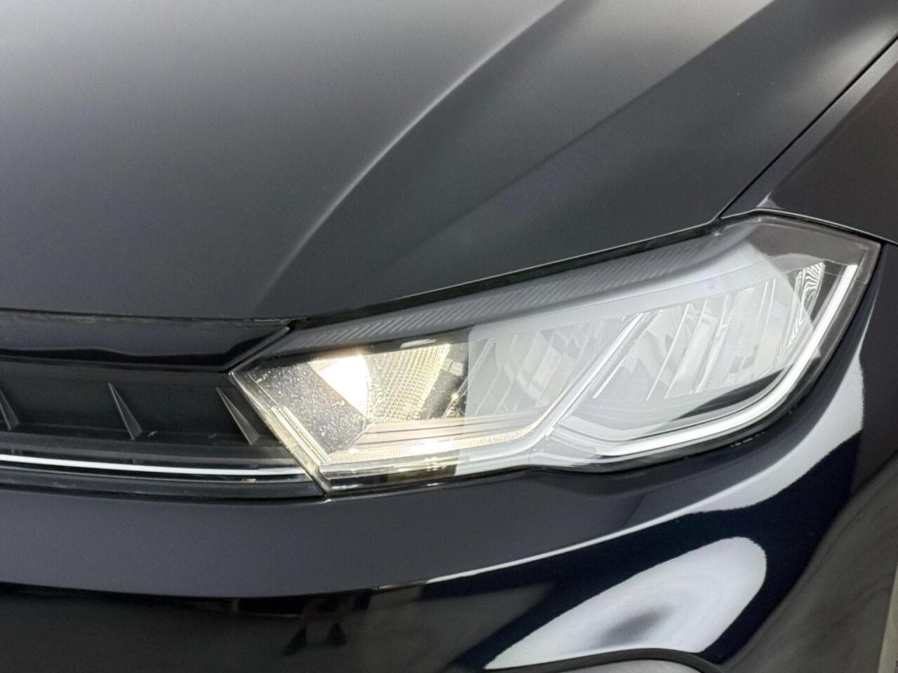 Volkswagen Polo thumbnail Lights Front