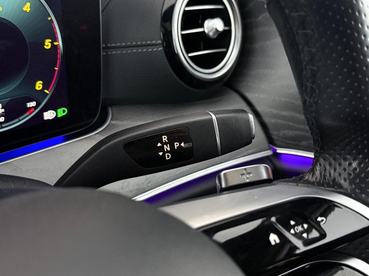 Mercedes-Benz E Class thumbnail Misc Controls