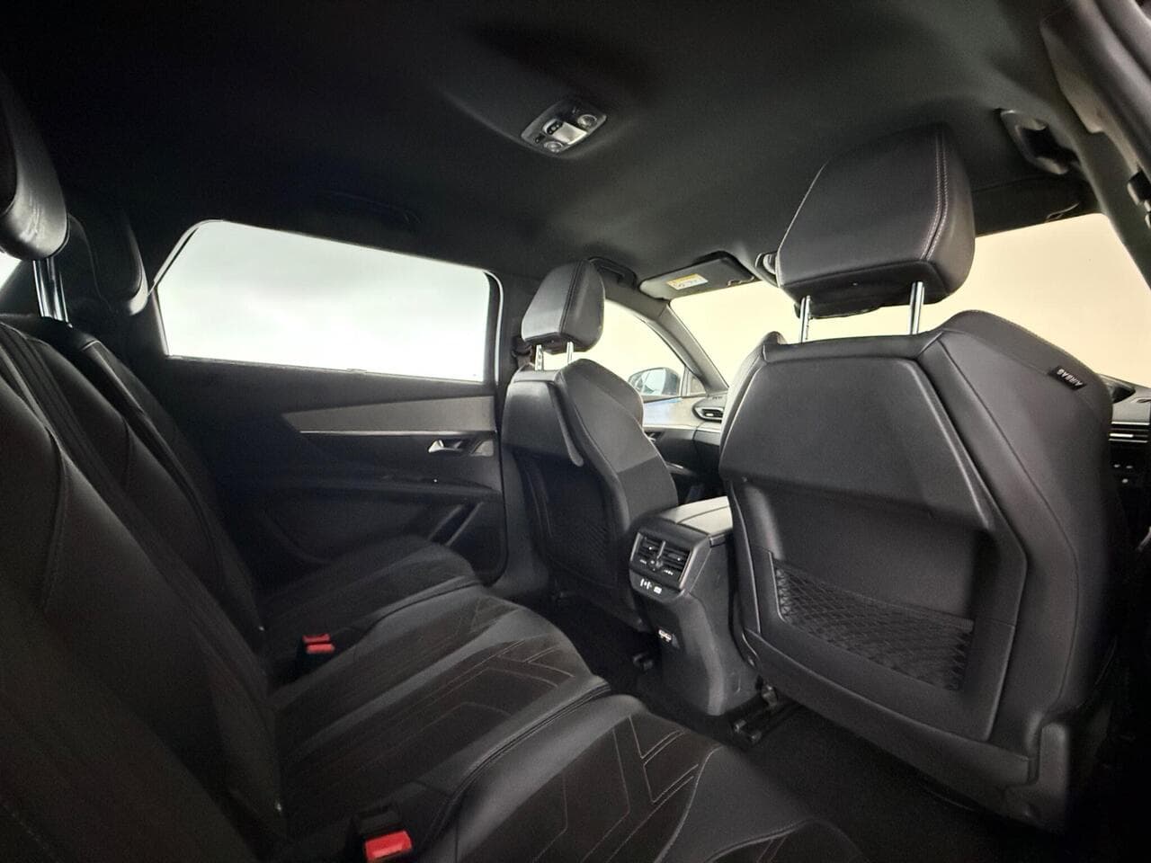 Peugeot 5008 thumbnail Seats Rear