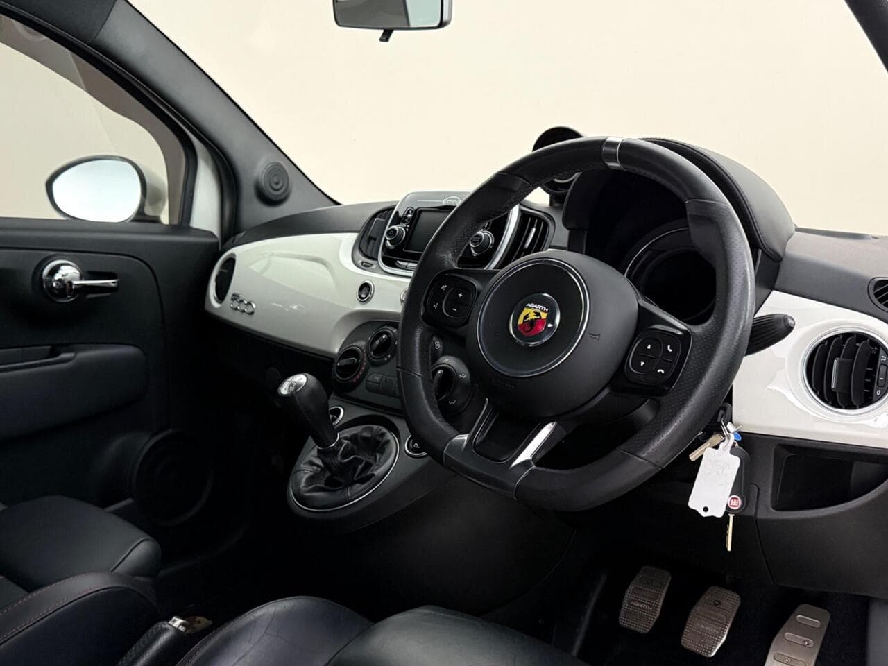 Abarth 595 thumbnail Interior Front