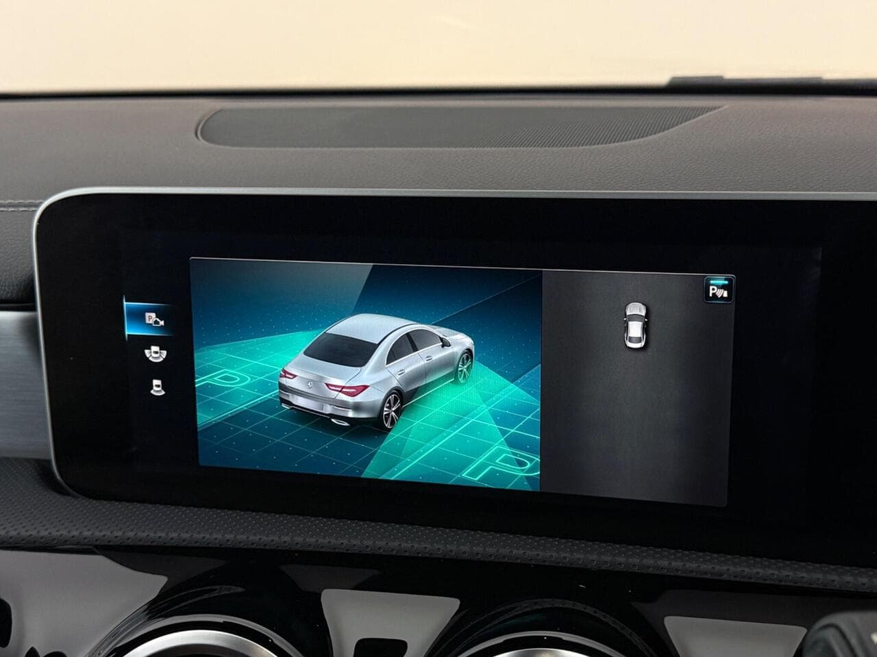 Mercedes-Benz CLA thumbnail Infotainment System