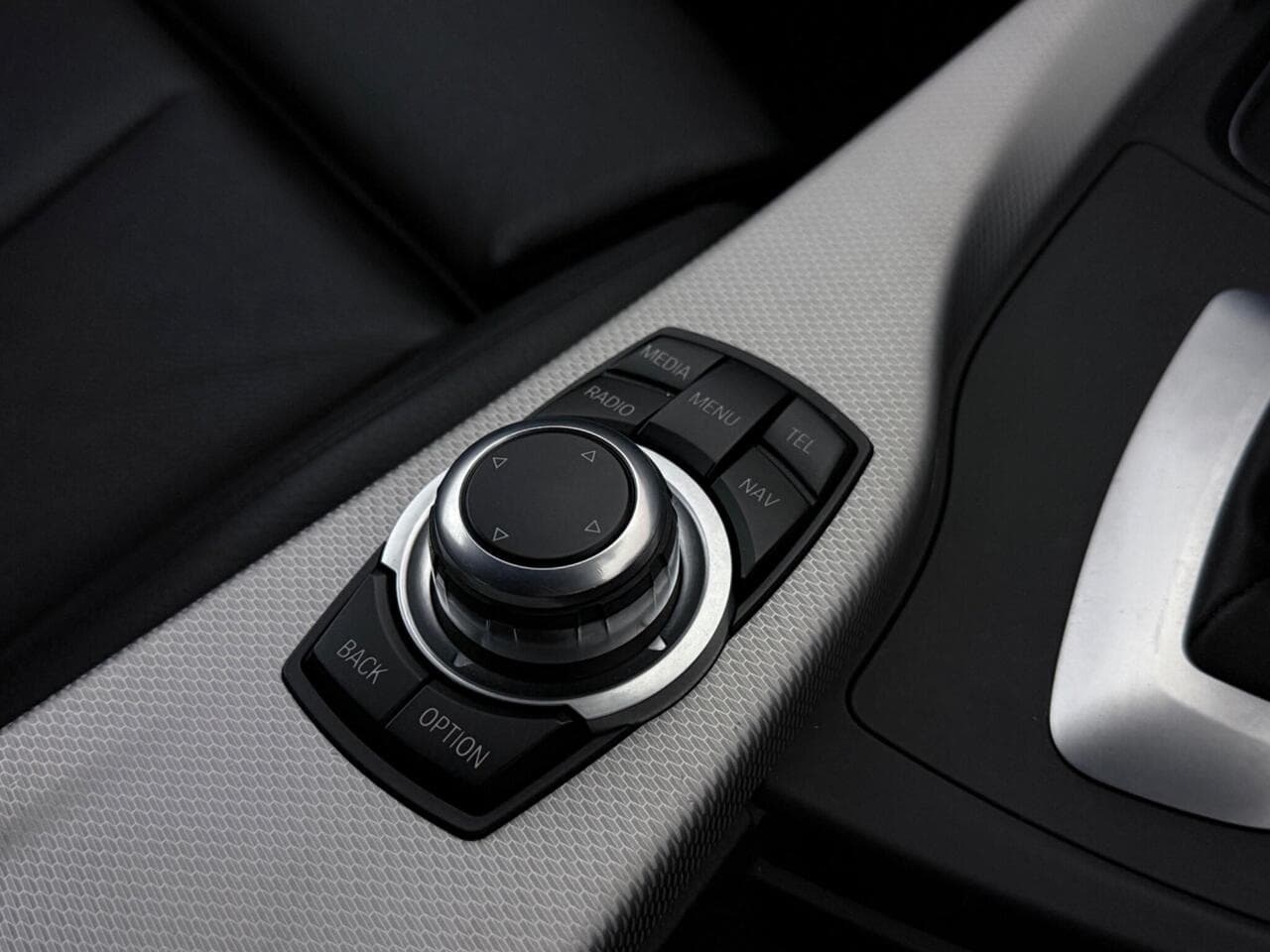 BMW 3 Series thumbnail Misc Controls