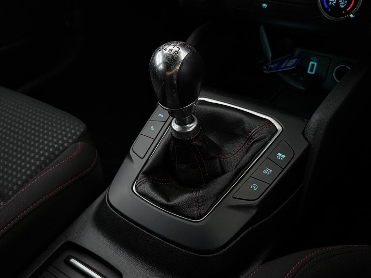 Ford Focus thumbnail Interior Front