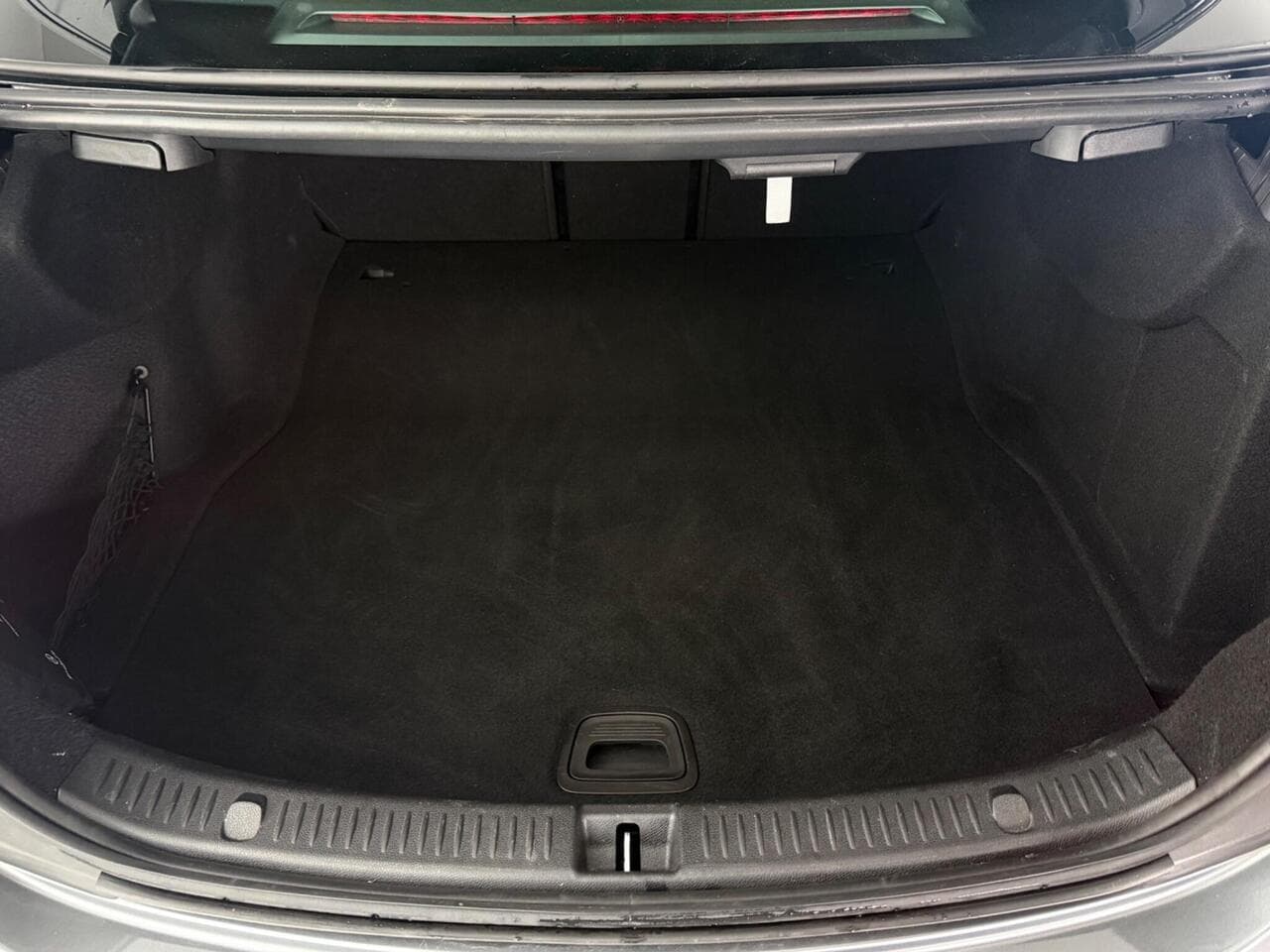Mercedes-Benz E Class thumbnail Boot