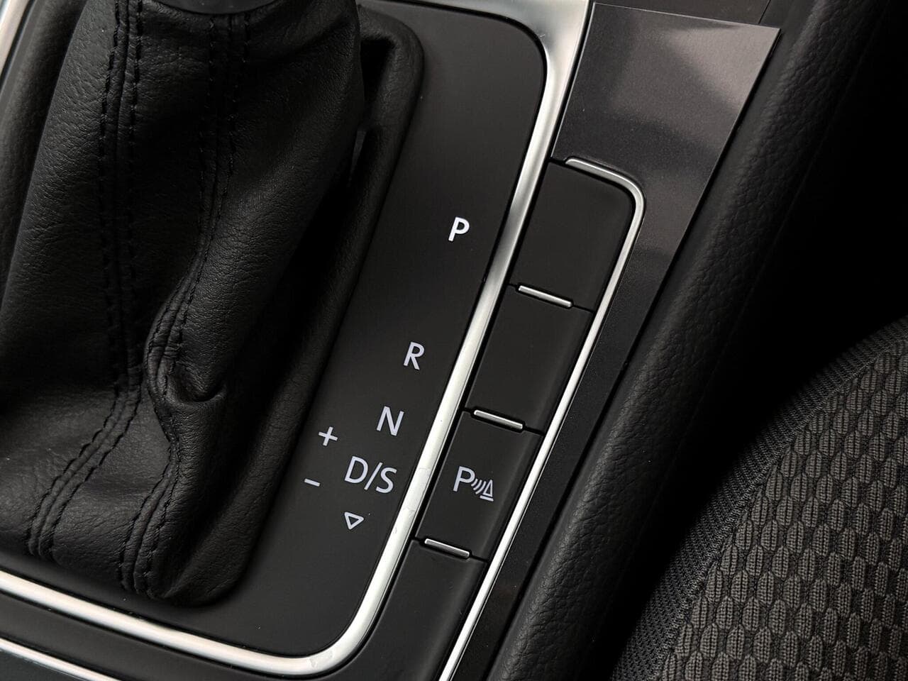 Volkswagen Golf thumbnail Misc Controls