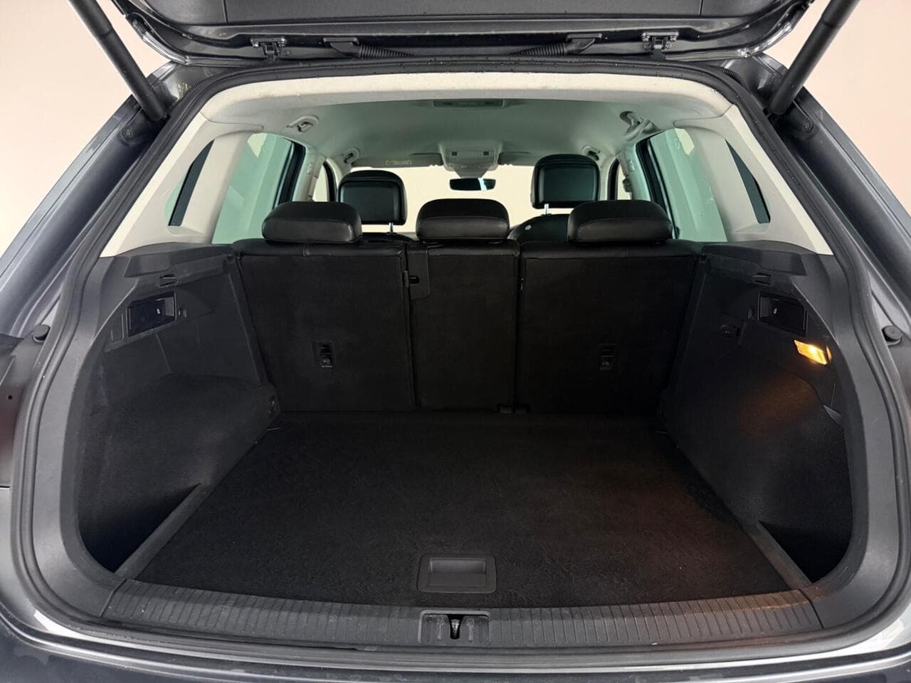 Volkswagen Tiguan thumbnail Boot