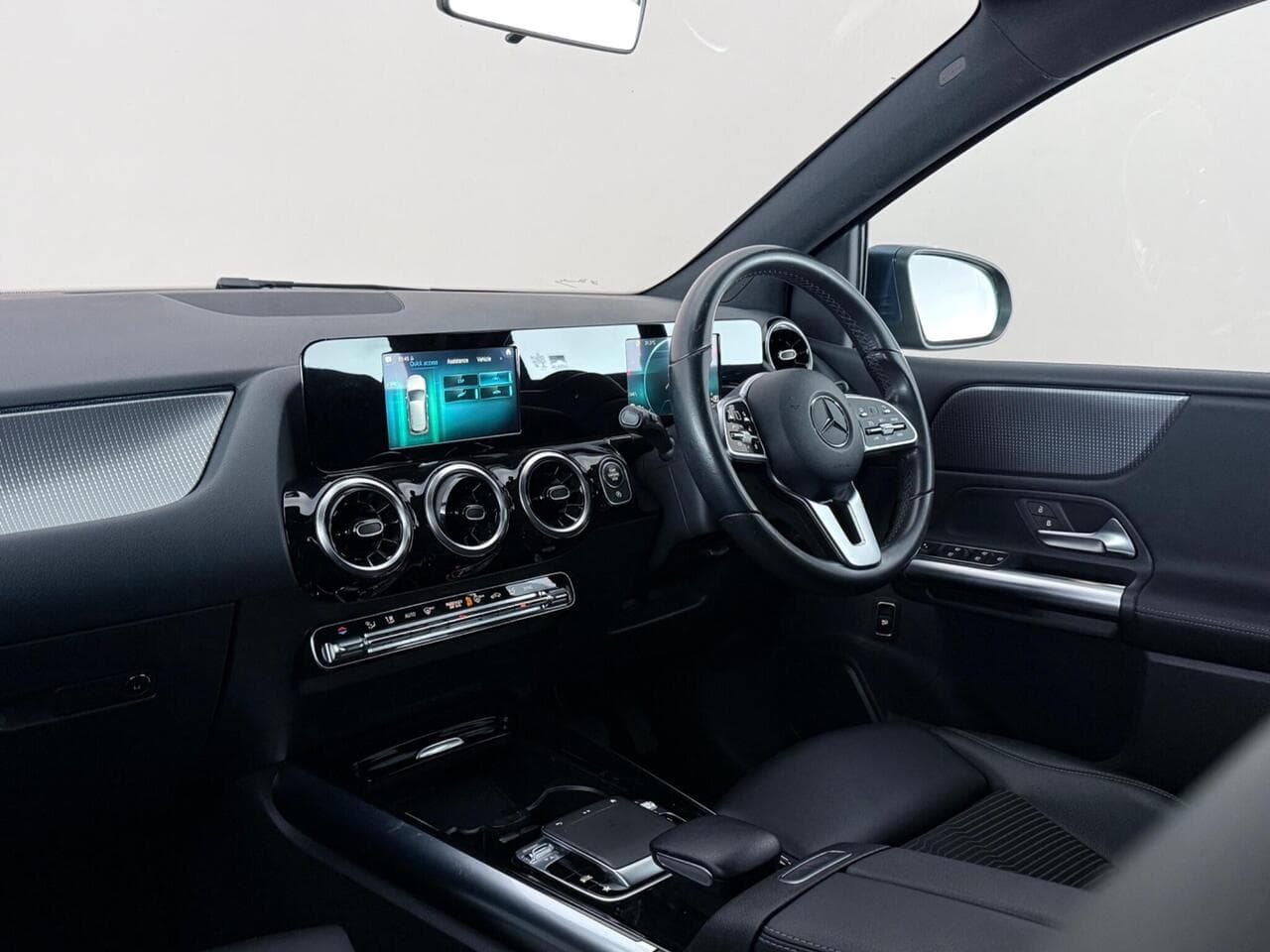 Mercedes-Benz B Class thumbnail Interior Front