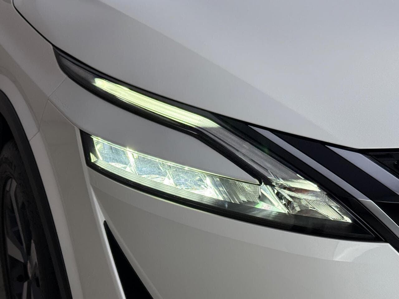 Nissan Qashqai thumbnail Lights Front