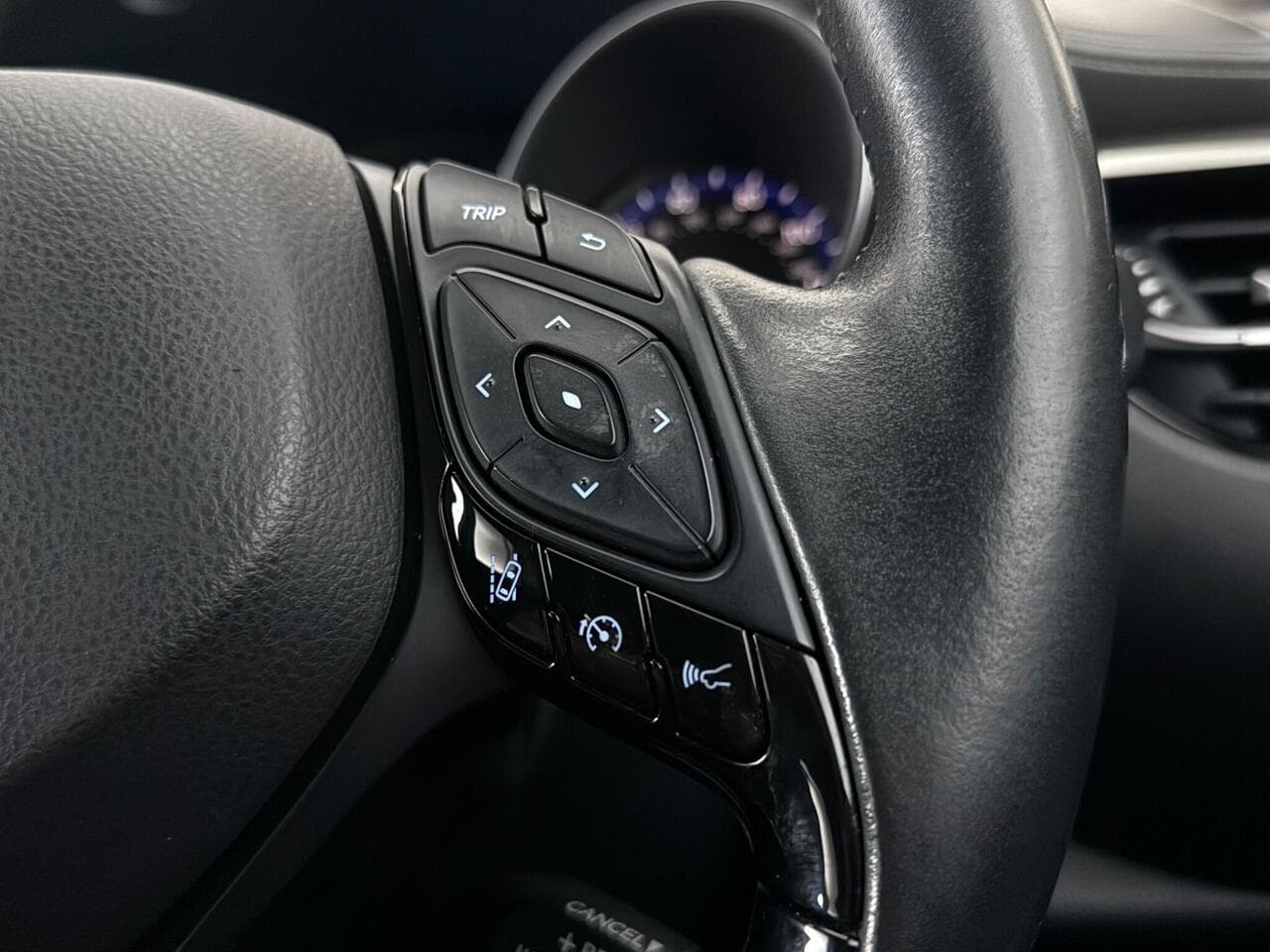 Toyota C-HR thumbnail Misc Controls