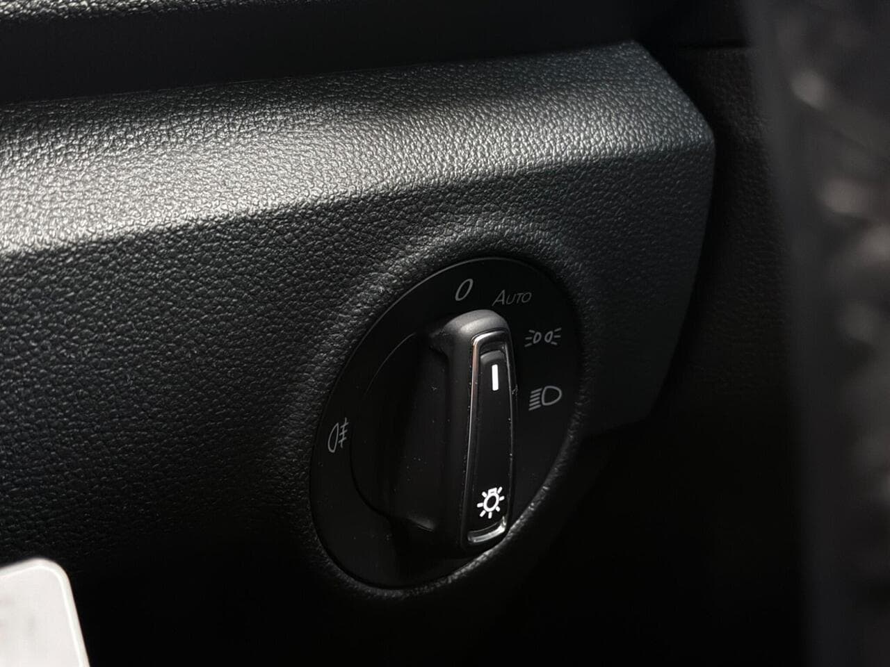 Volkswagen T-Roc thumbnail Misc Controls