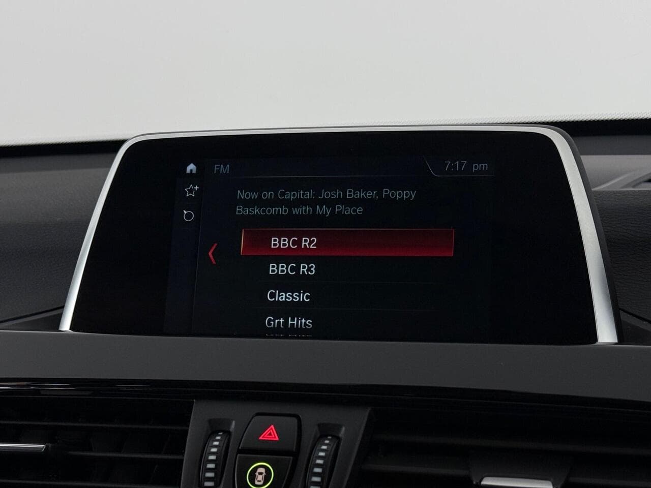 BMW X1 thumbnail Infotainment System