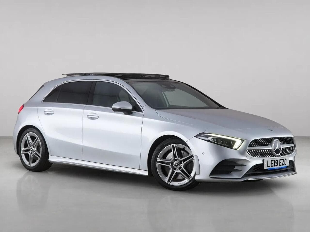 Mercedes-Benz A Class - Mercedes-Benz A Class 2.0 A250 AMG Line (Premium Plus) 7G-DCT Euro 6 (s/s) 5dr