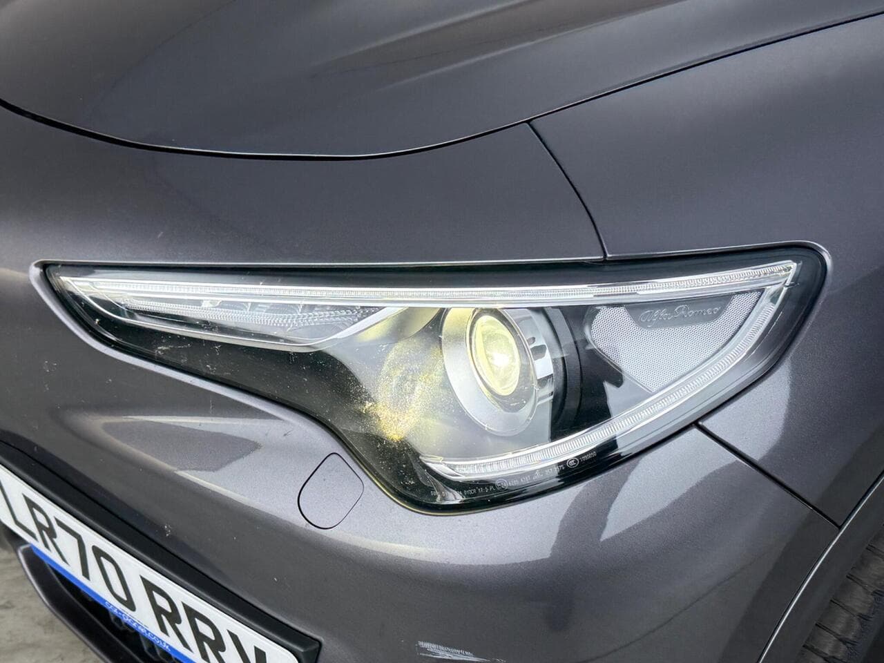 Alfa Romeo Stelvio thumbnail Lights Front