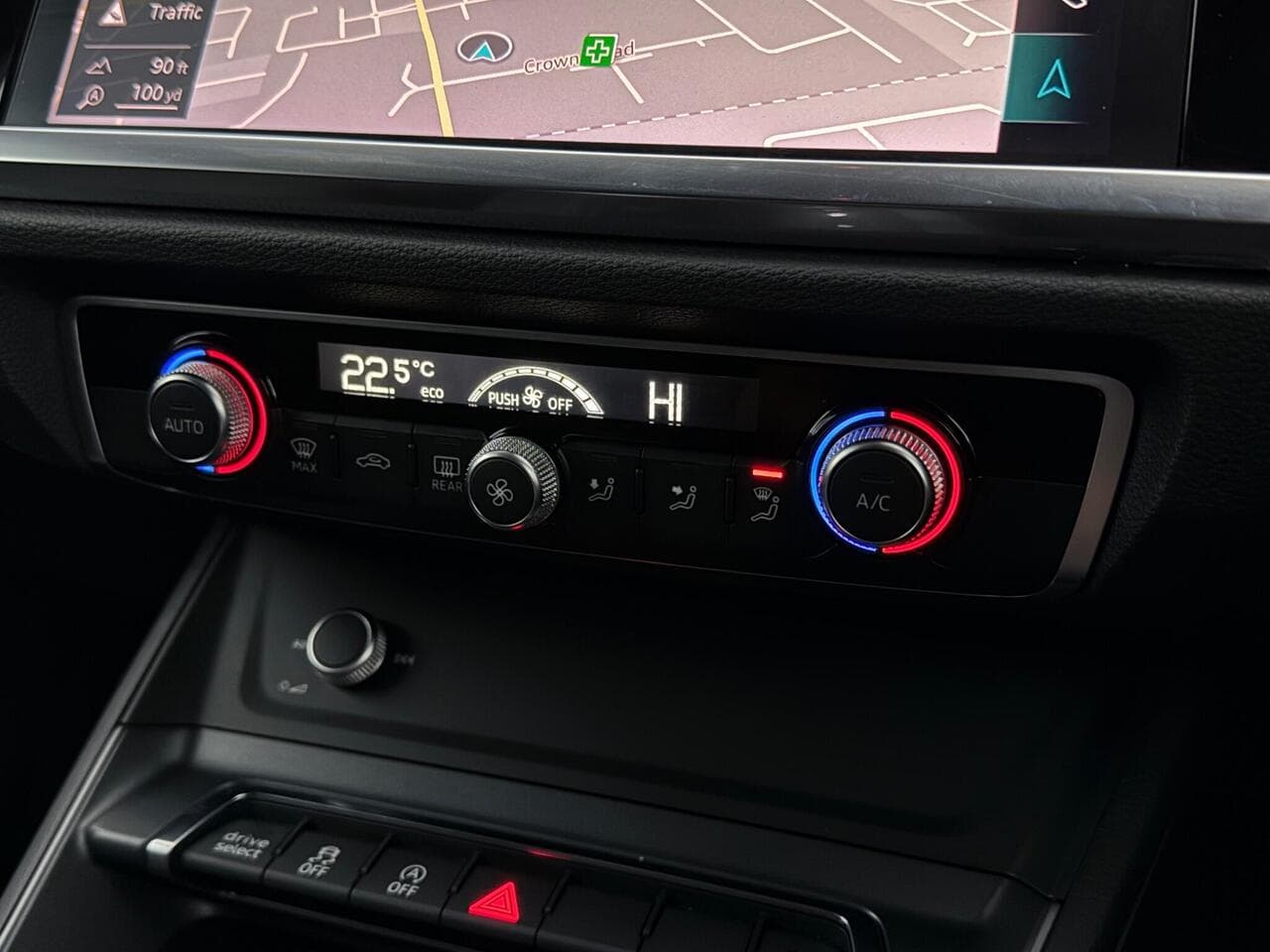 Audi Q3 thumbnail Infotainment System