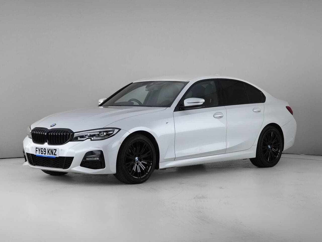 BMW 3 Series thumbnail Front Left