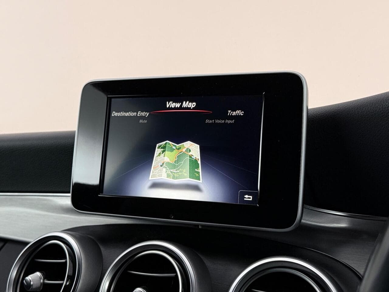 Mercedes-Benz C Class thumbnail Infotainment System