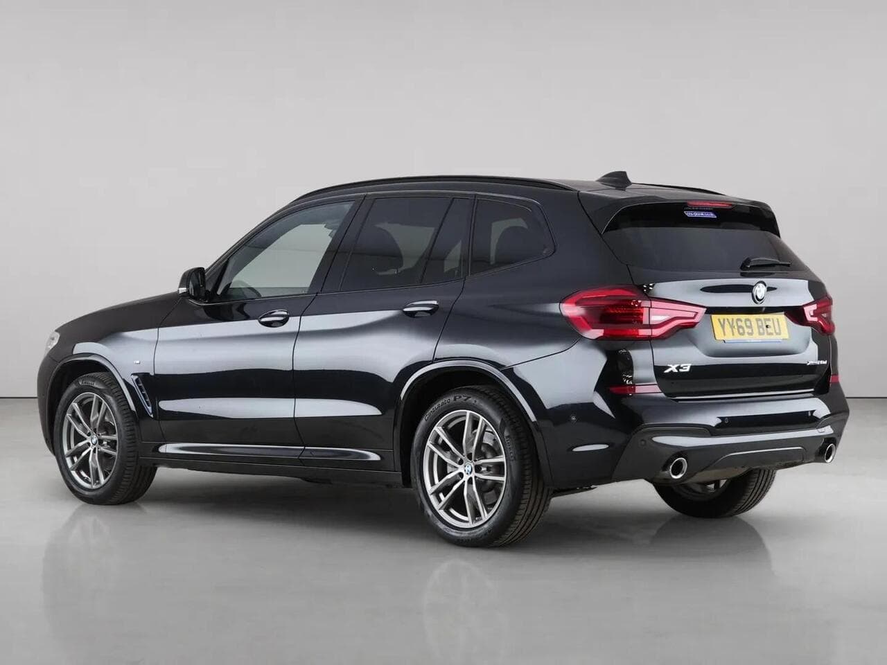 BMW X3 thumbnail Rear Left