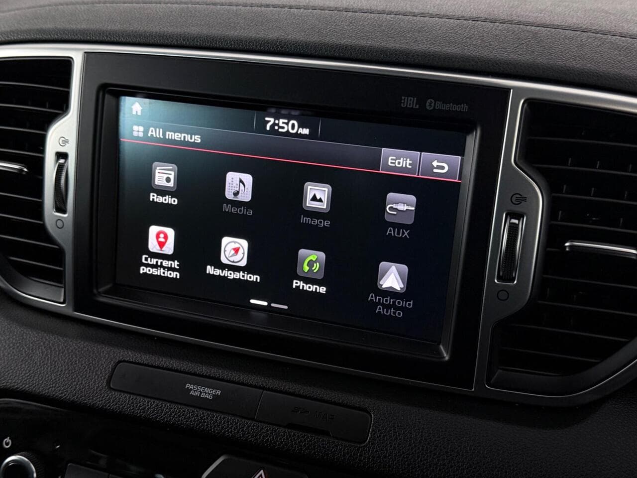 Kia Sportage thumbnail Infotainment System