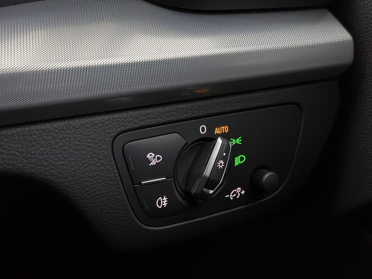 Audi Q5 thumbnail Misc Controls