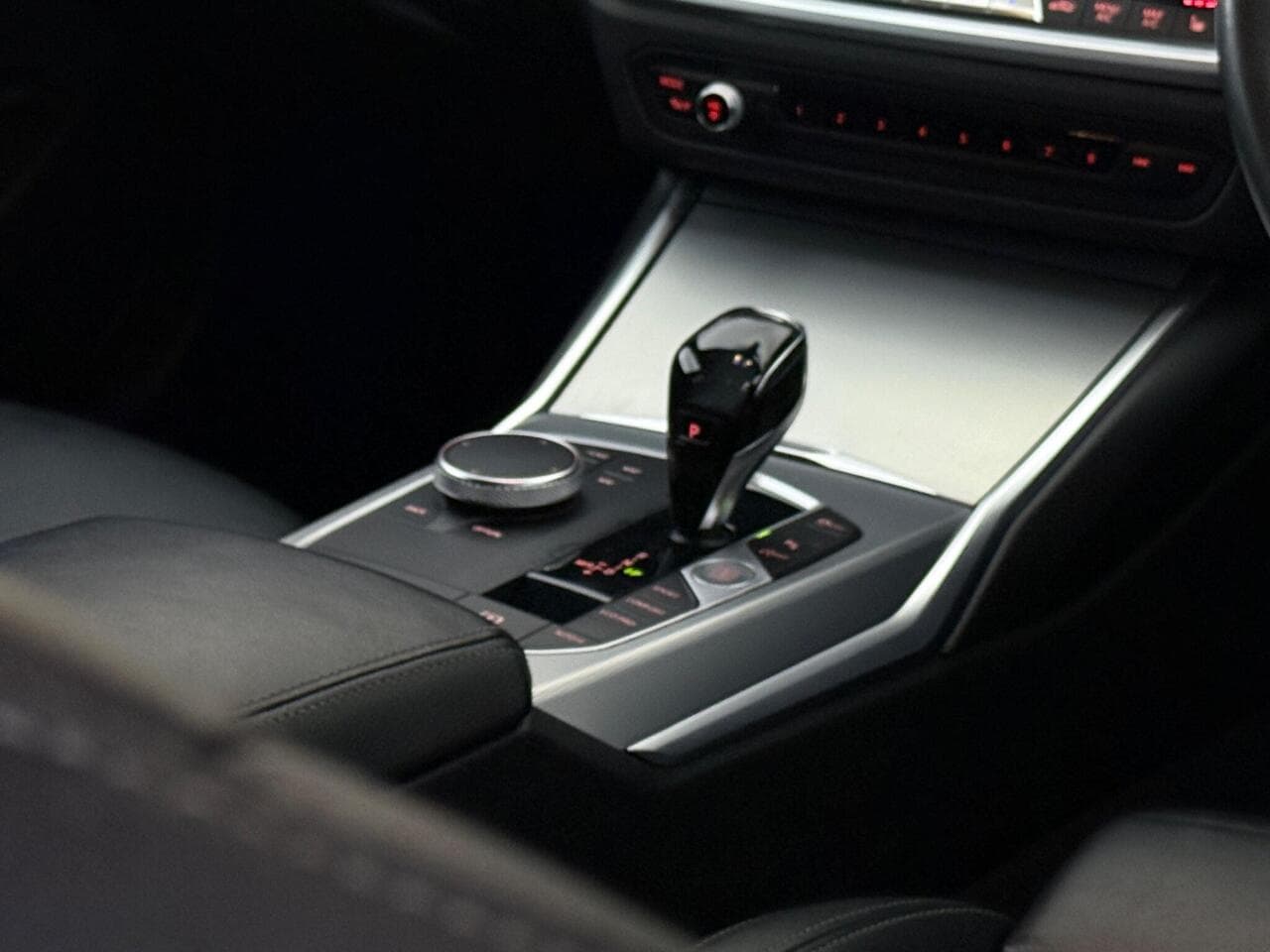BMW 3 Series thumbnail Interior Front
